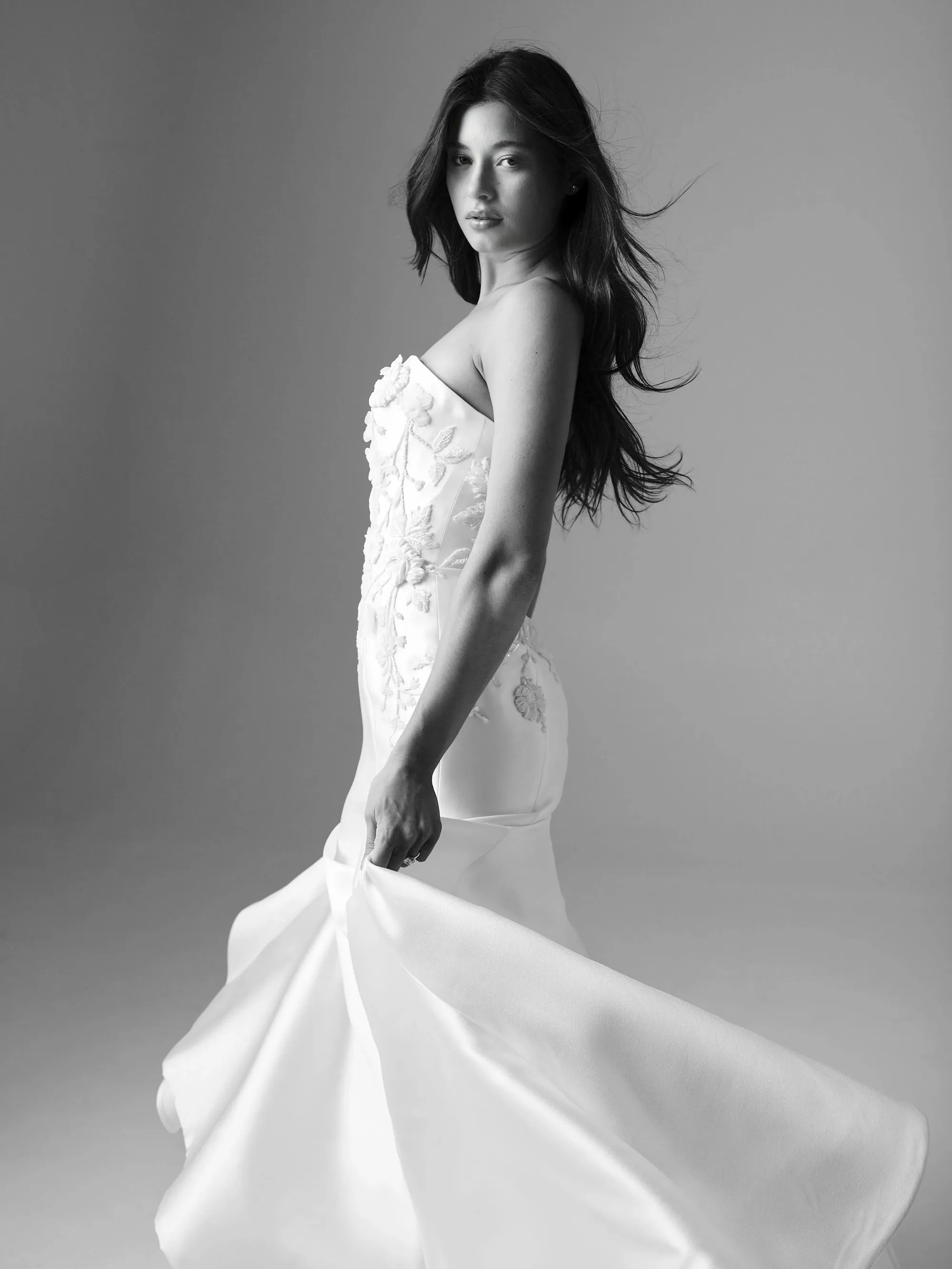 white wedding dress wow classic White Wedding Dress - Item