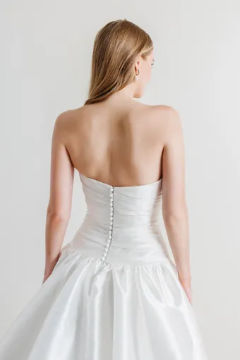 Watters Leighton #60306B #6 backface vertical cropped thumbnail