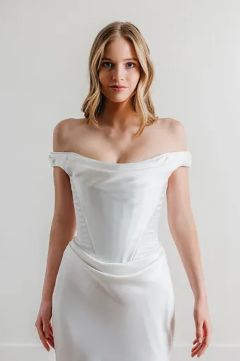 Watters Gisele #60606B #4 frontface vertical cropped thumbnail