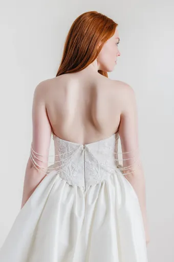 Willowby Goldie #21 backface vertical cropped thumbnail