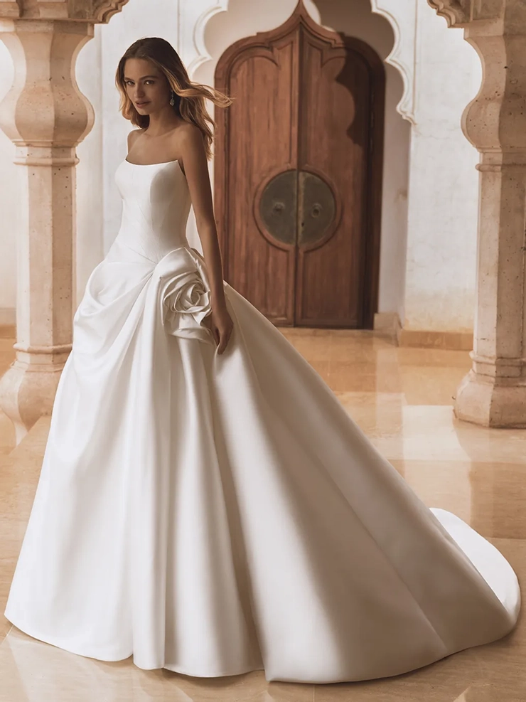 Enzoani Style #Vera #1 frontface vertical picture