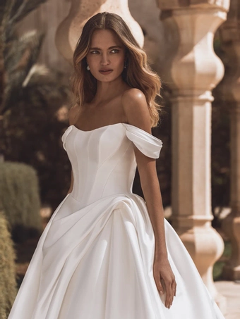 Enzoani Style #Viviana #4 frontface vertical cropped thumbnail
