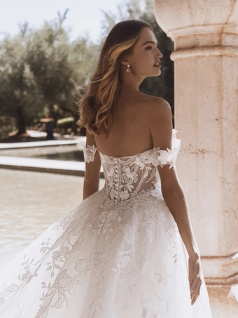 Enzoani Style #Vogue #7 backface vertical cropped thumbnail