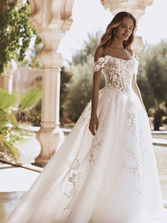 Enzoani Style #Vogue #6 frontface vertical cropped thumbnail