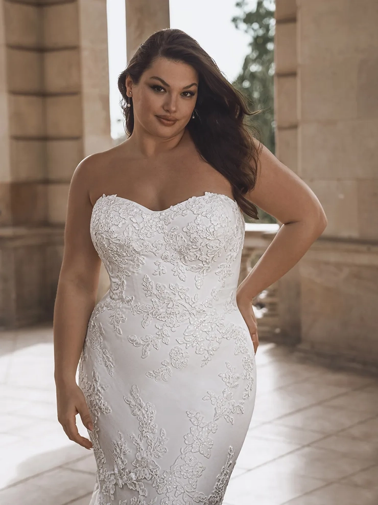 Portrait Style #Tatiana #2 frontface vertical cropped picture