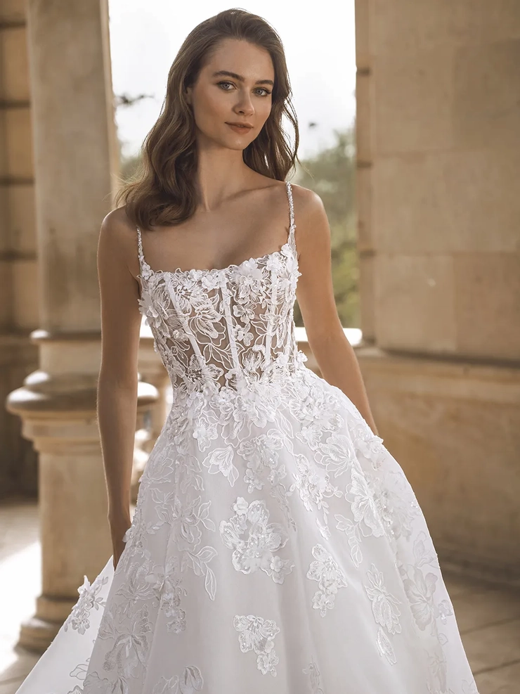 Privé Style #Fiza #2 frontface vertical cropped picture