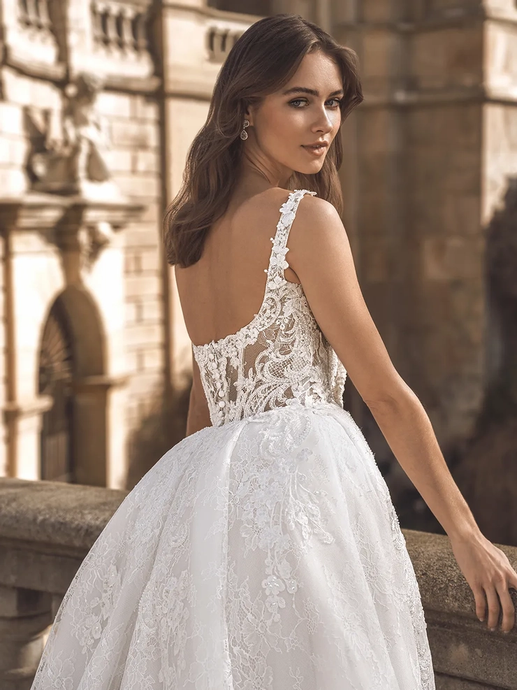 Privé Style #Forina #2 backface vertical cropped picture