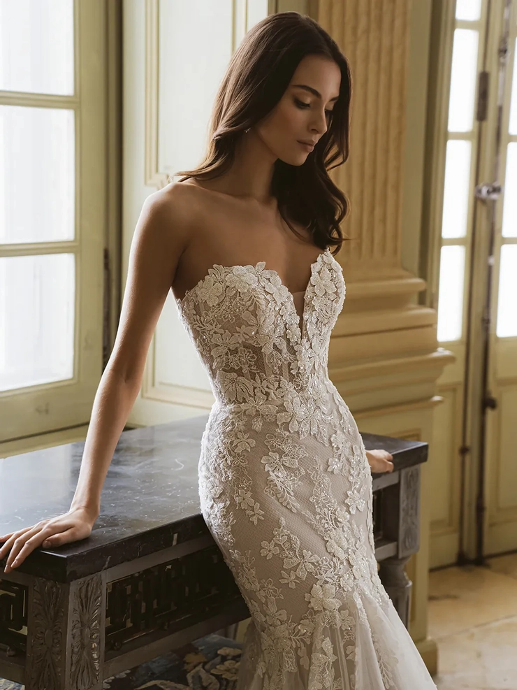 Élysée Style #Gretchen-D #2 frontface vertical cropped picture