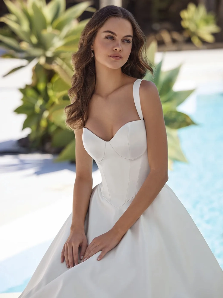 Love by Enzoani Style #Emerald #4 frontface vertical cropped picture