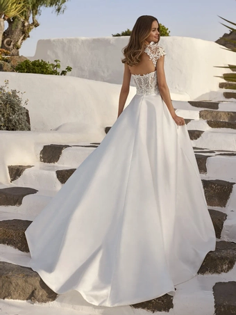 Enzoani Love  Everdeen #1 backface vertical thumbnail