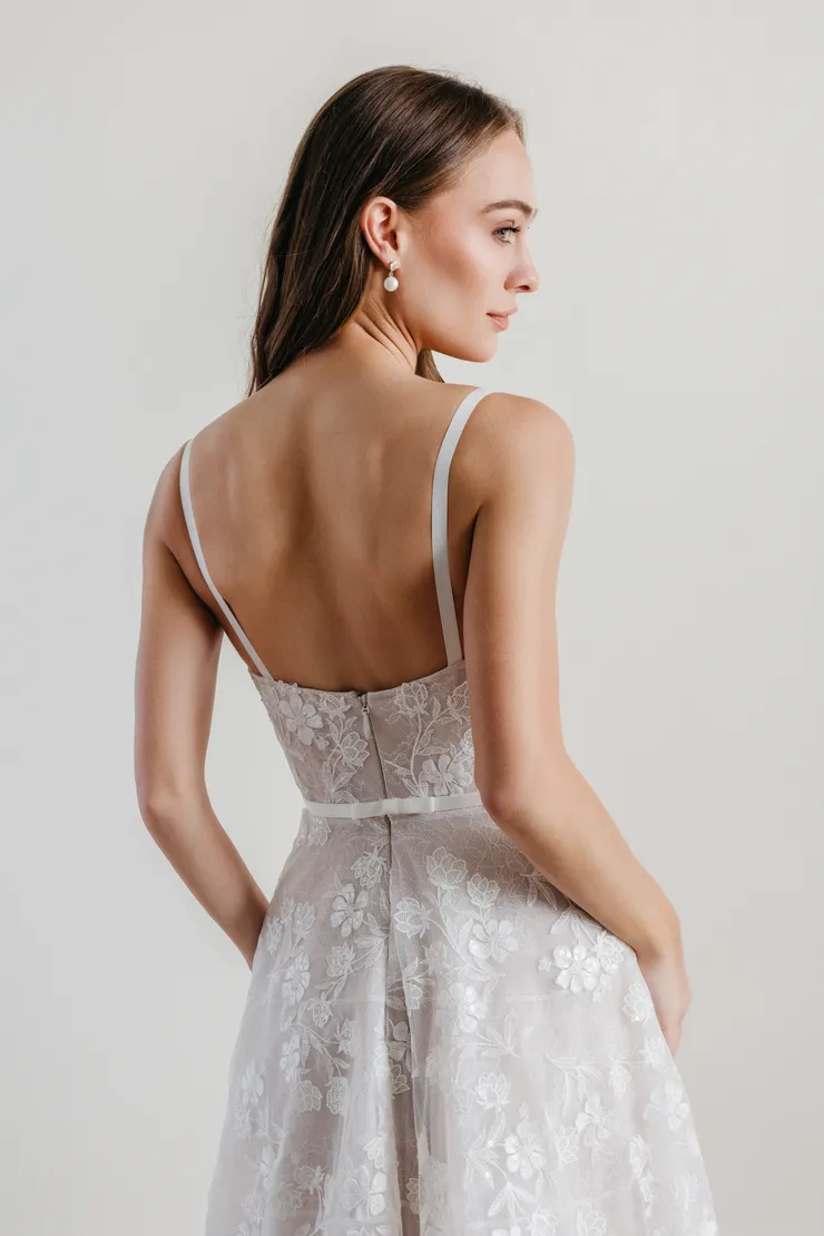 Locket Quill Style #15135 #26 backface vertical cropped picture