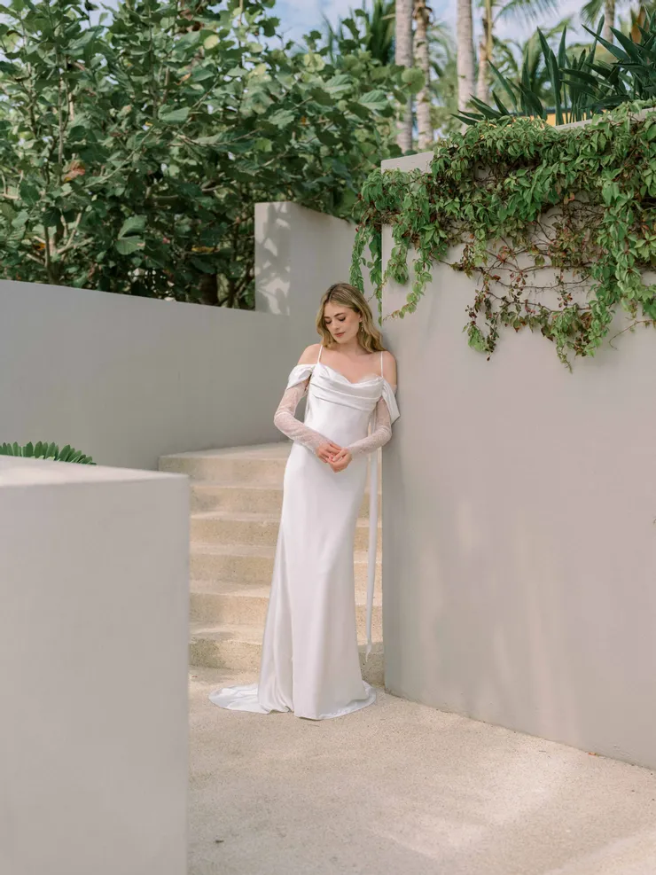 Wtoo by Watters Style #15218 Cam #1 frontface vertical picture