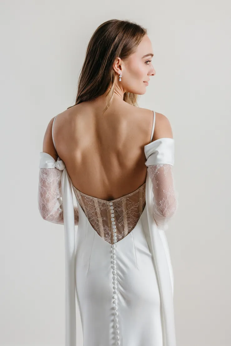 Wtoo by Watters Style #15218 Cam #18 backface vertical cropped picture