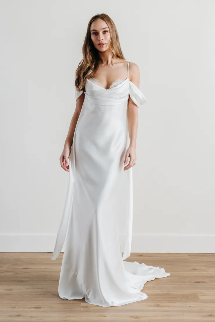 Wtoo by Watters Style #15218 Cam #2 frontface vertical picture