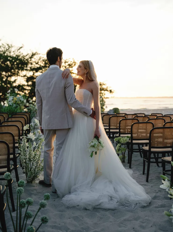 Locket Pompom Style #15610 #1 frontface vertical picture