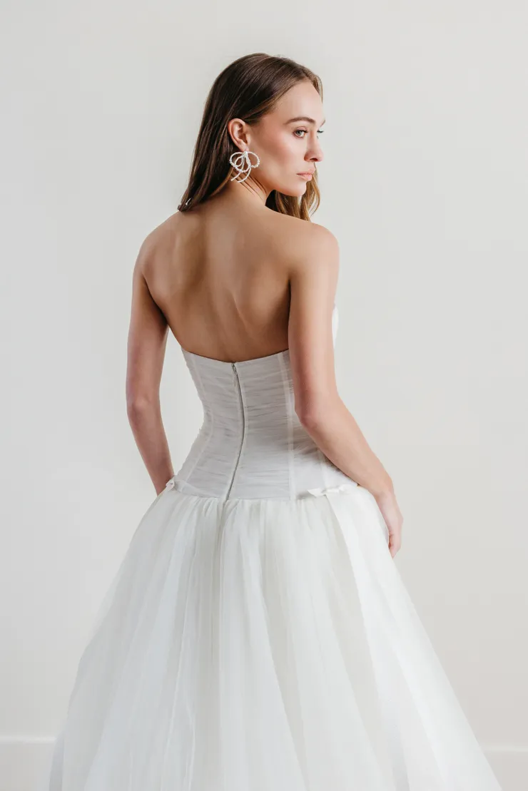 Locket Pompom Style #15610 #40 backface vertical cropped picture