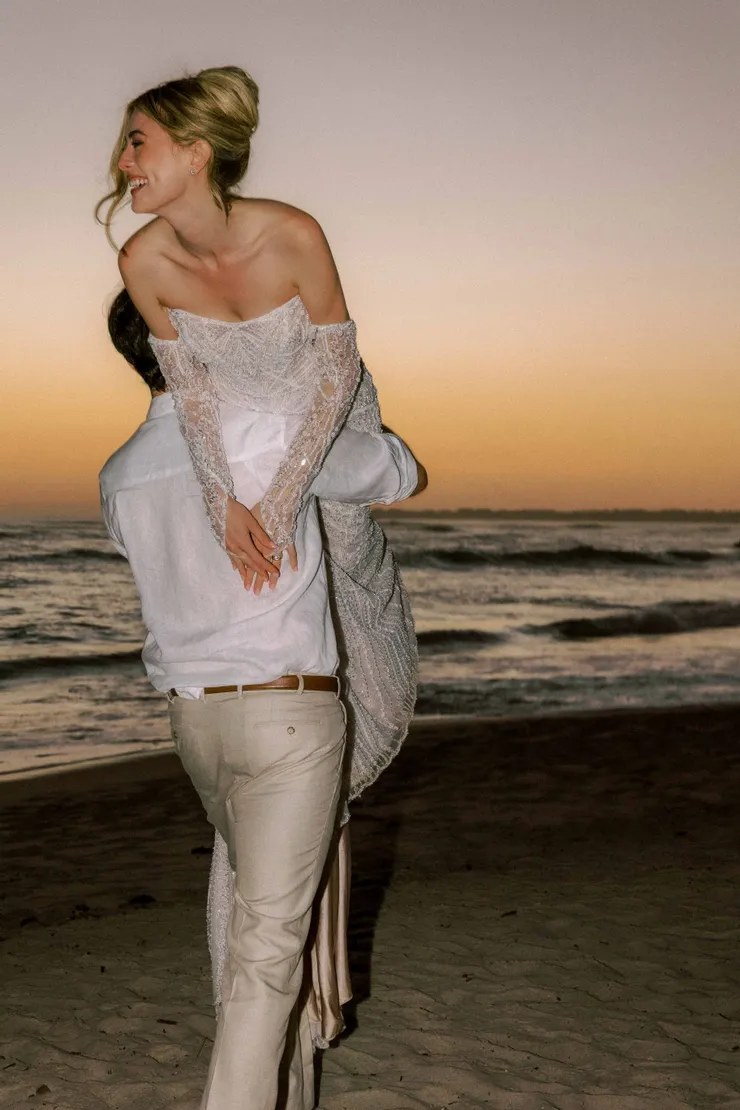 Locket Memento Style #15804 #1 frontface vertical picture