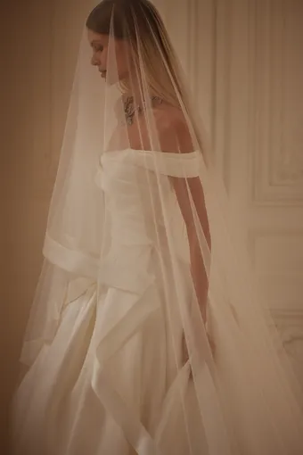 Luce Sposa Amour #3 frontface vertical cropped thumbnail