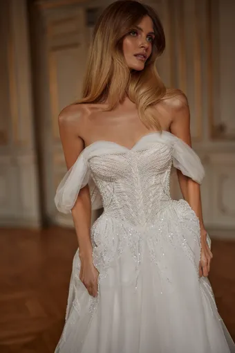Luce Sposa Benoite #3 frontface vertical cropped thumbnail