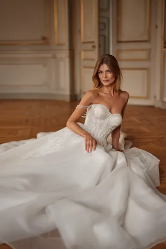 Luce Sposa Benoite #2 frontface vertical cropped thumbnail