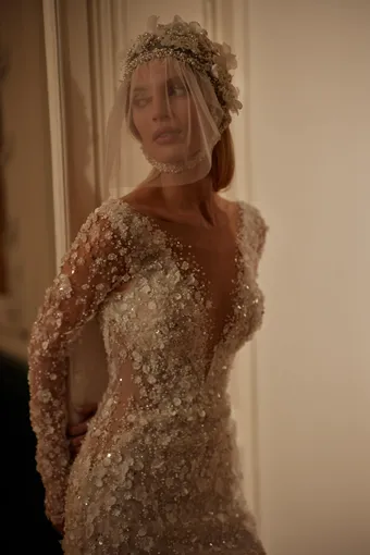 Luce Sposa #4 frontface vertical cropped thumbnail