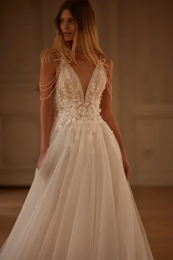 Luce Sposa Thea #4 frontface vertical cropped thumbnail