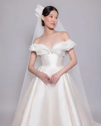 Gemy Maalouf Style #Tender Light #9 frontface vertical cropped thumbnail