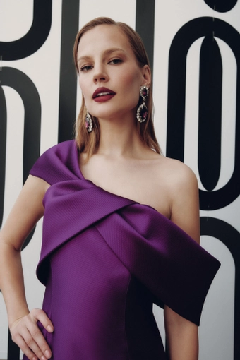 Frascara Style #4925 #2 frontface vertical cropped thumbnail