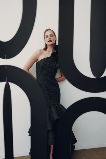 Frascara Style #4932 #3 frontface vertical cropped thumbnail