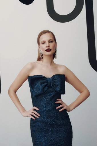 Frascara Style #4934 #2 frontface vertical cropped thumbnail