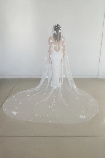 Heirloom Bridal Fleurette #1 backface vertical thumbnail