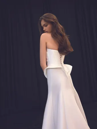 Ricca Sposa Style #26-008 #10 backface vertical cropped thumbnail
