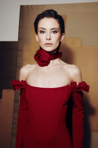 Audrey + Brooks Style #6902 #2 frontface vertical cropped thumbnail