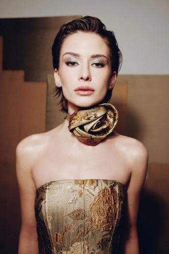 Audrey + Brooks Style #6937 #2 frontface vertical cropped thumbnail