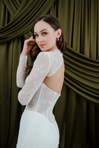 Elizabeth Lee Addison #19 backface vertical cropped thumbnail