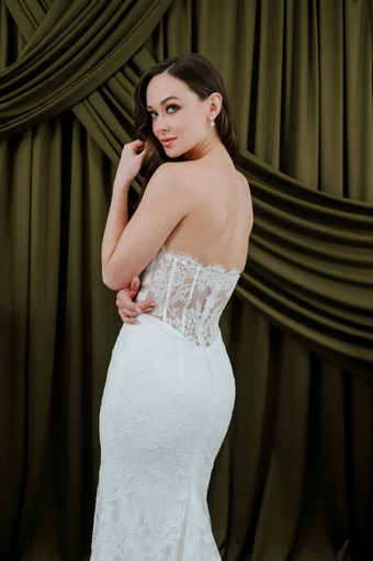 Elizabeth Lee Genevieve #10 backface vertical cropped thumbnail