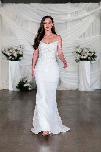 Elizabeth Lee Style #London #1 frontface vertical thumbnail