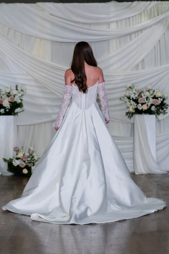Elizabeth Lee #Shay #7 backface vertical thumbnail