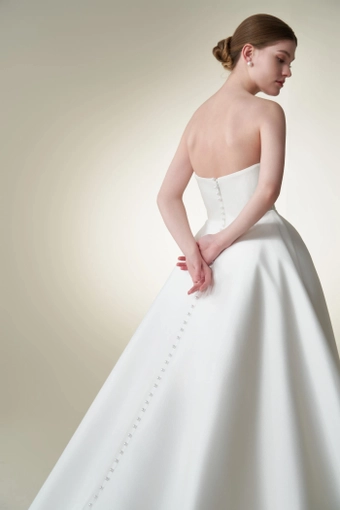 Teresa Atelier WP2406 #4 backface vertical cropped thumbnail
