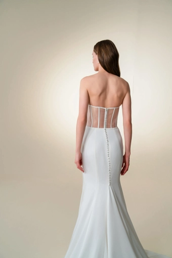 Teresa Atelier WP2440 #5 backface vertical cropped thumbnail