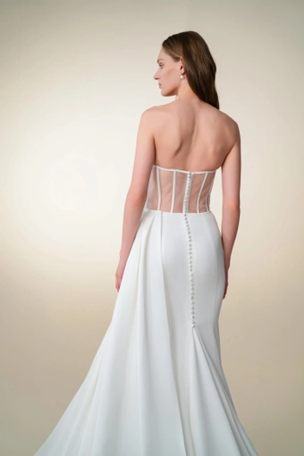 Teresa Atelier WP2440 #4 backface vertical cropped thumbnail
