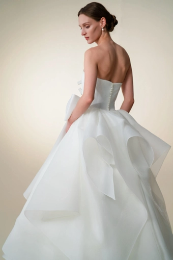 Teresa Atelier WP2442 #5 backface vertical cropped thumbnail