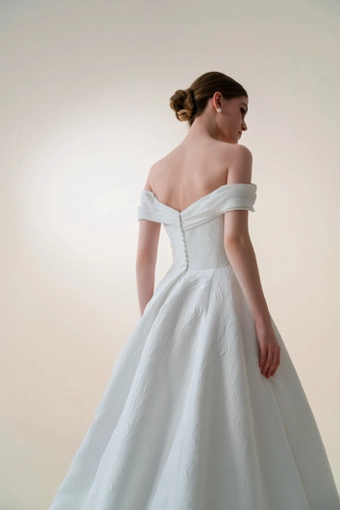 Teresa Atelier WP2467 #4 backface vertical cropped thumbnail