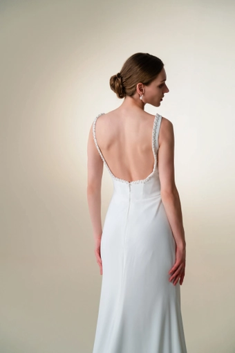 Teresa Atelier WP2472 #2 backface vertical cropped thumbnail
