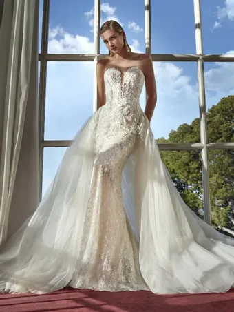 Pronovias Blos #1 vertical thumbnail