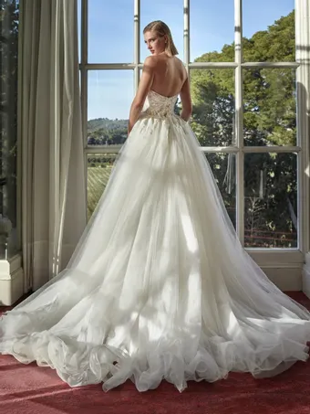 Pronovias Blos #3 vertical thumbnail