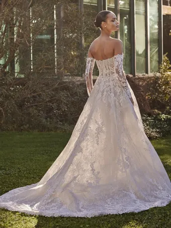 Pronovias Dabris #2 vertical thumbnail