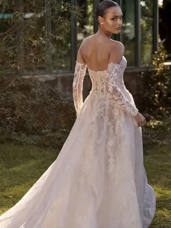 Pronovias Dabris #1 vertical thumbnail