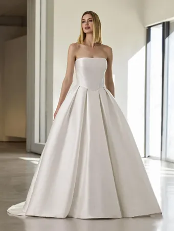 Pronovias Janette #4 vertical thumbnail