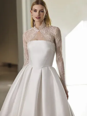 Pronovias Janette #1 vertical thumbnail